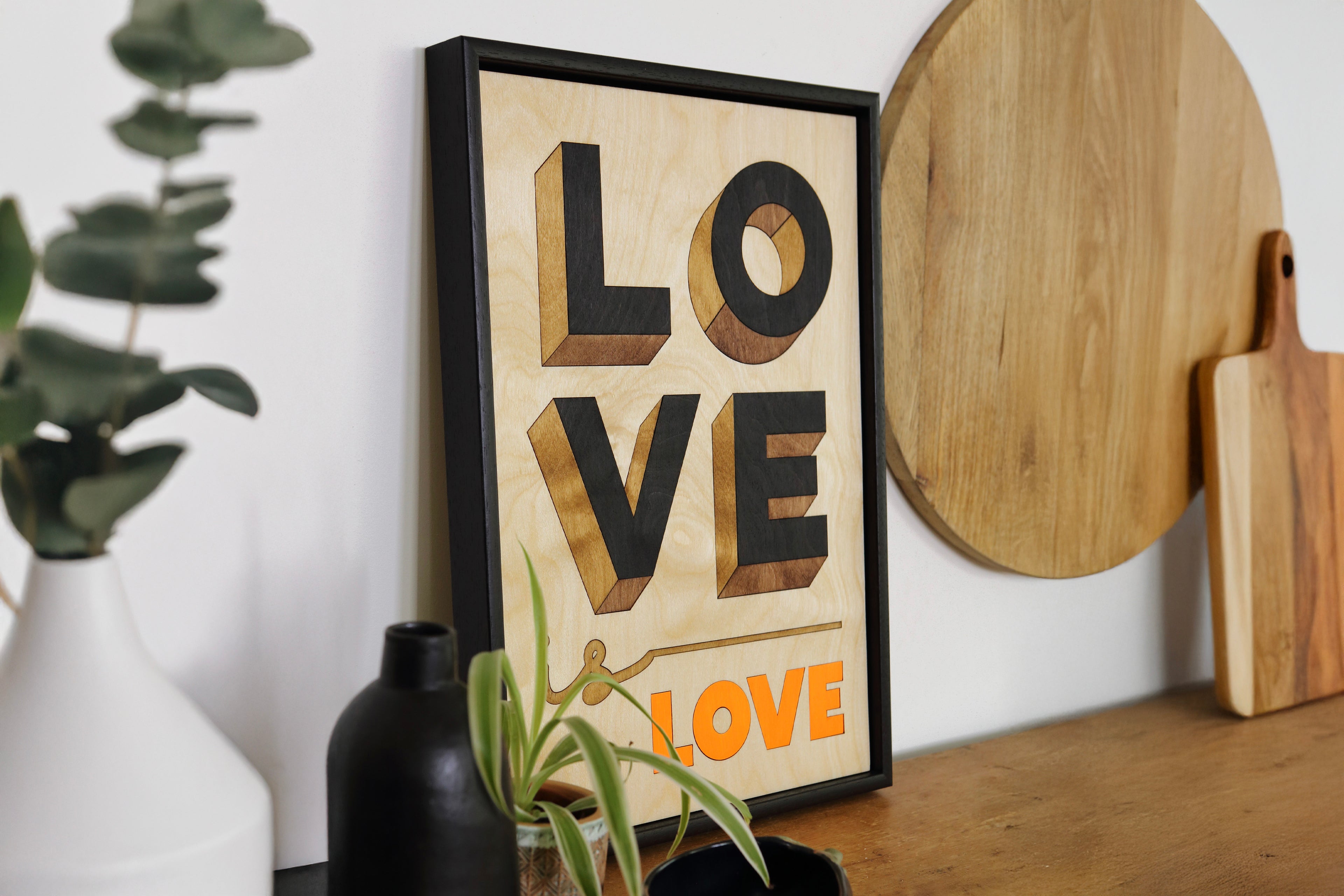 LOVE IS LOVE / BLACK