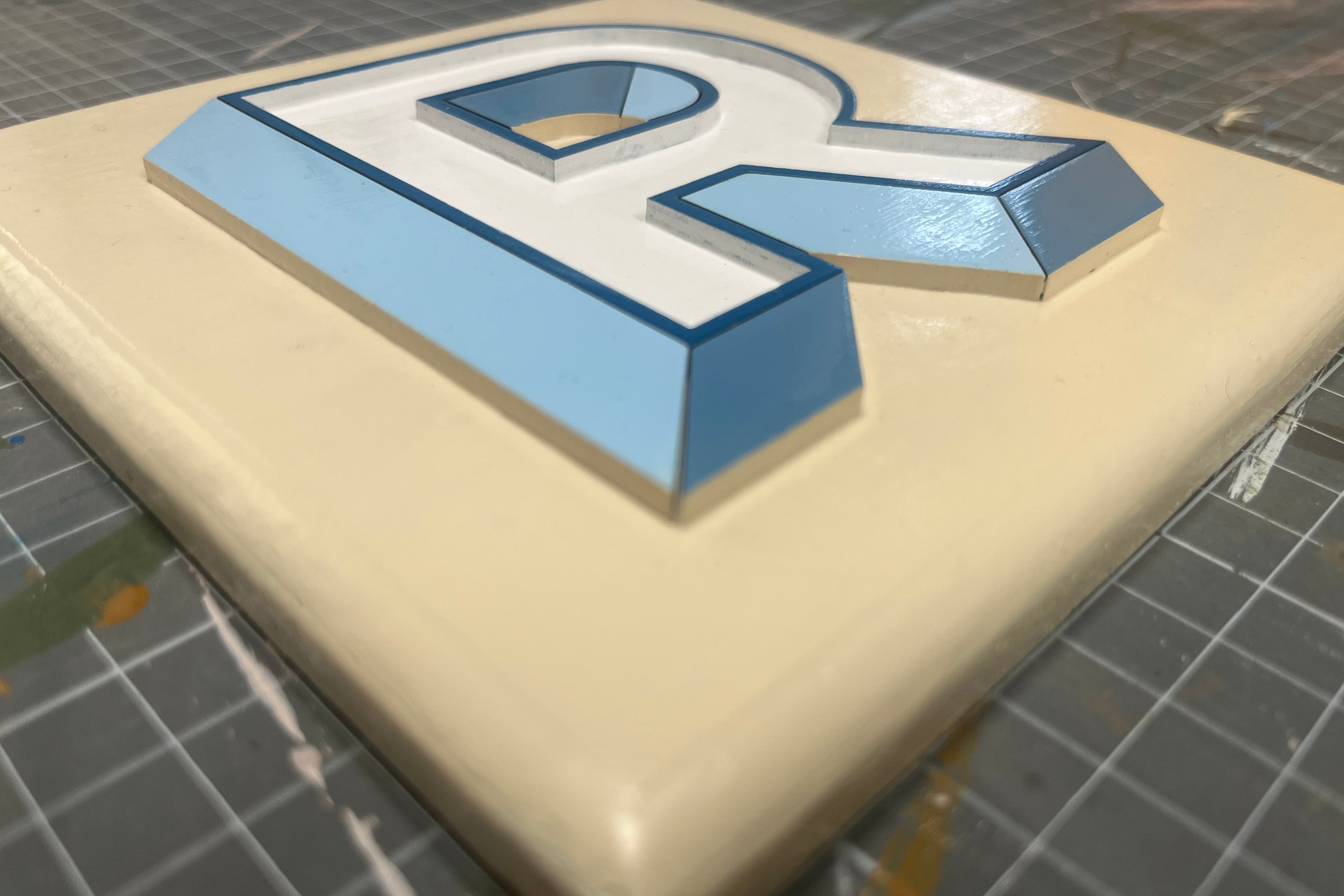 LETTER R