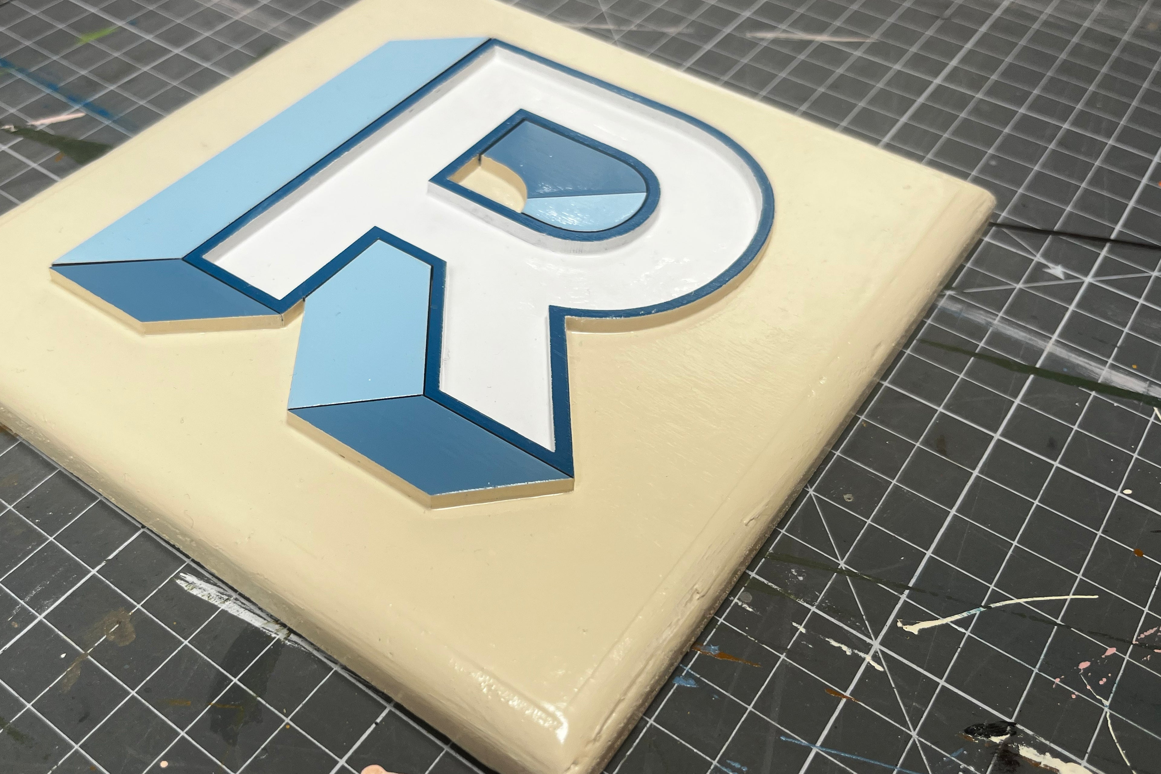 LETTER R