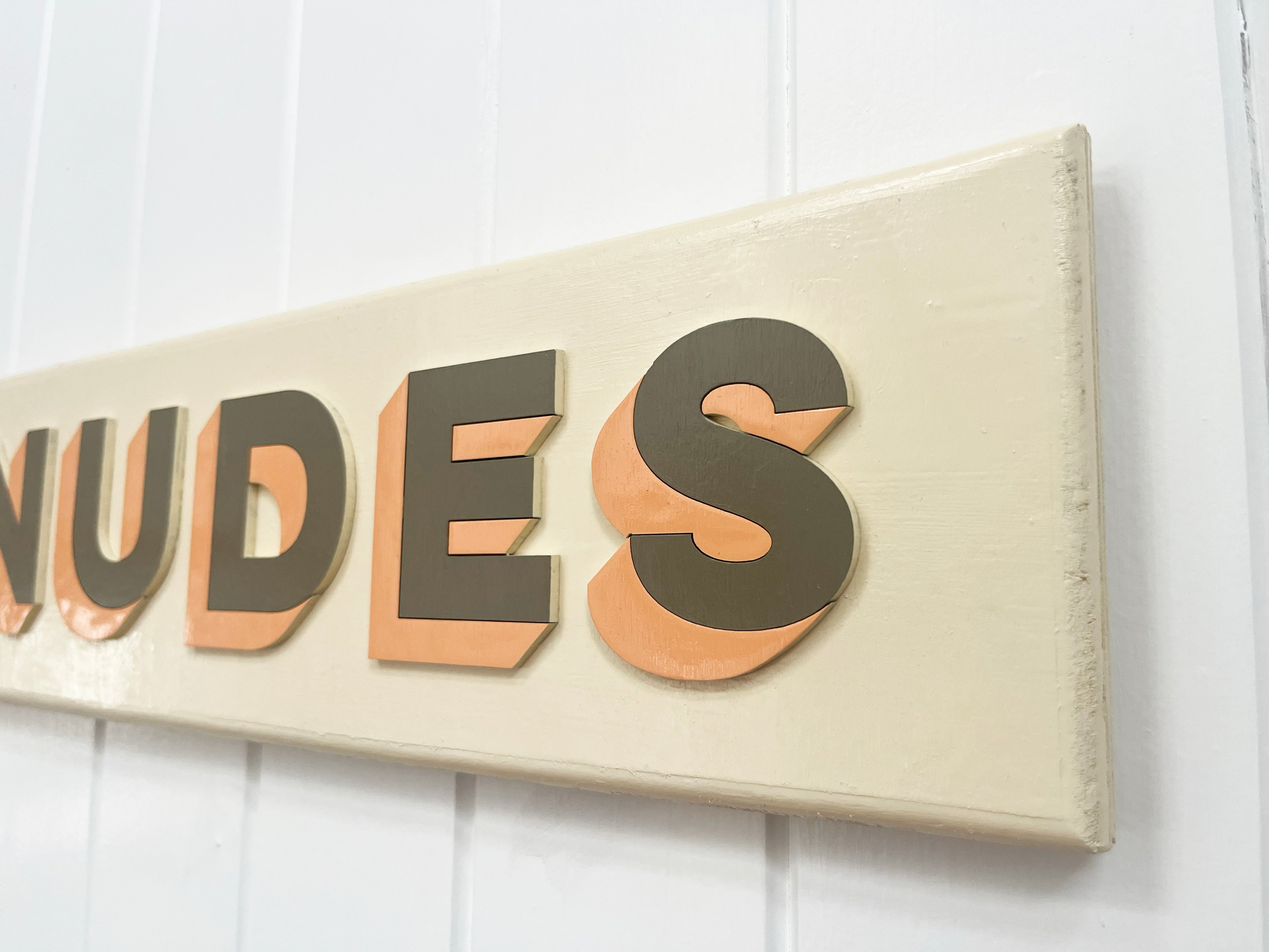 LIVE NUDES / CREAM